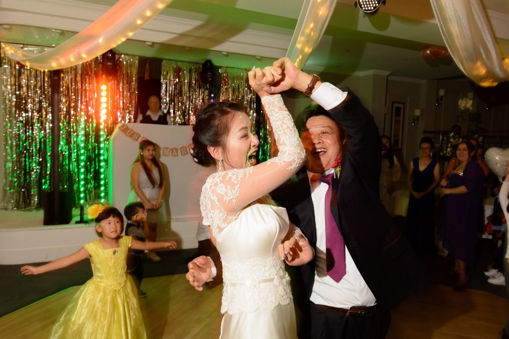 Father and daughter dance | Dorset Wedding Photographer | Thomas Whild Photography 